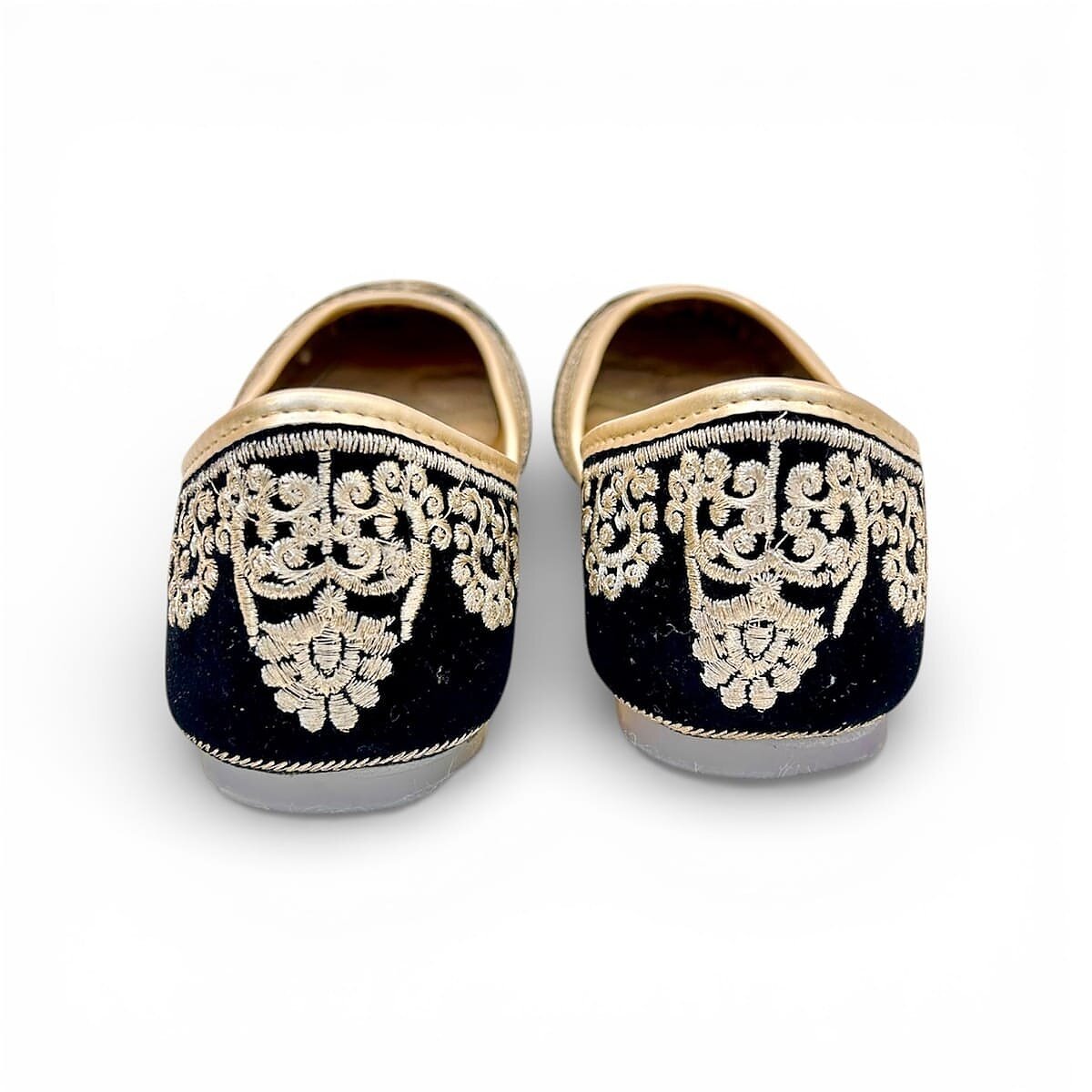Women’s Black Embroidered Punjabi Jutti with Silver Zari Work - Image 4